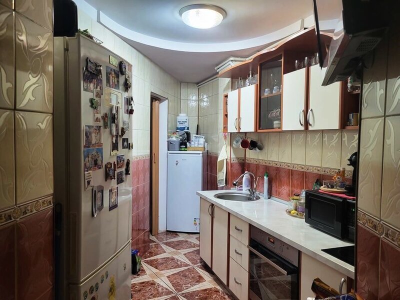 Titan, parc Ior, Liviu Rebreanu, 4 min metrou